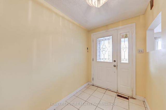 27 Wellpark Blvd, House detached with 3 bedrooms, 3 bathrooms and 5 parking in Toronto ON | Image 31