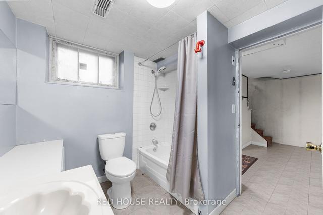 68 Nesbitt Dr, House detached with 2 bedrooms, 2 bathrooms and 5 parking in Toronto ON | Image 9