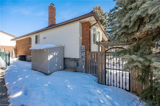 123 Sandsprings Crescent, House detached with 3 bedrooms, 2 bathrooms and 4 parking in Kitchener ON | Image 43