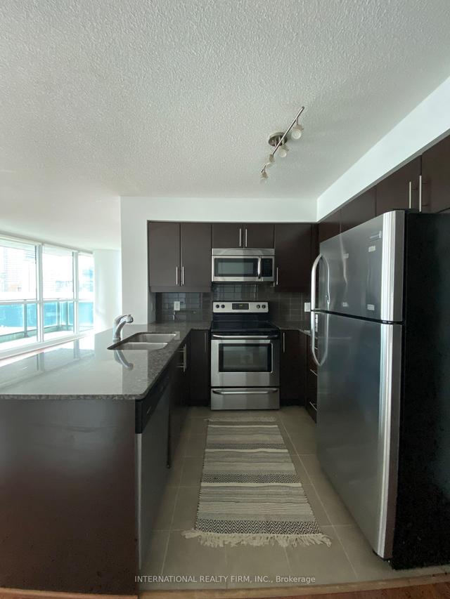 1103 - 33 Bay St, Condo with 2 bedrooms, 2 bathrooms and 1 parking in Toronto ON | Image 7