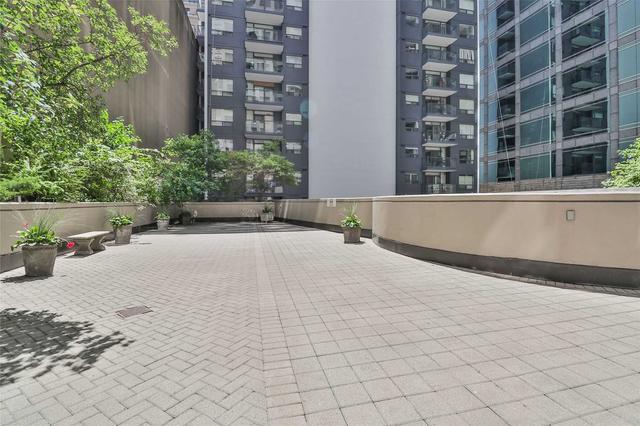 1208 - 55 Bloor St E, Condo with 2 bedrooms, 2 bathrooms and 0 parking in Toronto ON | Image 22