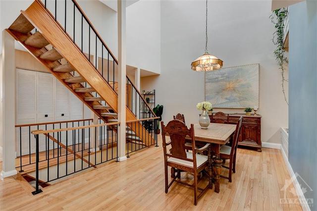 497 Wilbrod Street, Townhouse with 3 bedrooms, 3 bathrooms and 1 parking in Ottawa ON | Image 3
