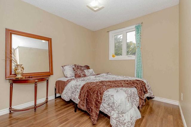 303 Magnolia Dr, House semidetached with 3 bedrooms, 2 bathrooms and 4 parking in Hamilton ON | Image 15
