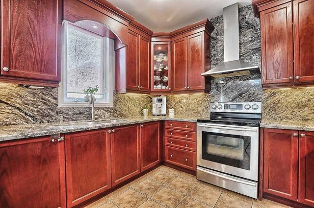 15 Lourakis St, House detached with 4 bedrooms, 5 bathrooms and 6 parking in Richmond Hill ON | Image 4