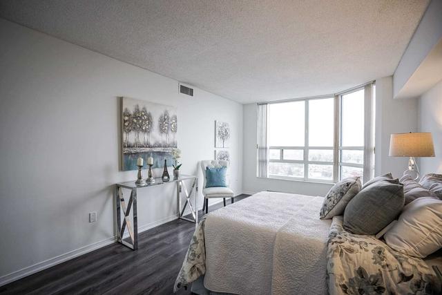 1215 - 250 Webb Dr, Condo with 2 bedrooms, 2 bathrooms and 1 parking in Mississauga ON | Image 32