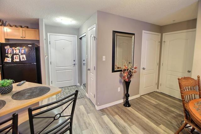 222 - 151 Edwards Dr Sw Sw, Condo with 2 bedrooms, 2 bathrooms and null parking in Edmonton AB | Image 3