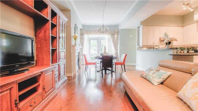 th19 - 2 Rean Dr, Townhouse with 2 bedrooms, 3 bathrooms and 2 parking in Toronto ON | Image 7