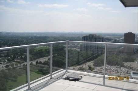 lph06 - 60 Town Centre Crt, Condo with 2 bedrooms, 2 bathrooms and 1 parking in Toronto ON | Image 8