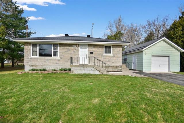 62 Main Street W, House detached with 3 bedrooms, 1 bathrooms and 7 parking in Elizabethtown Kitley ON | Image 28