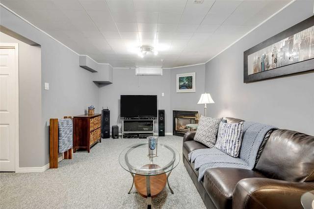 44 Karsh Cres, House detached with 3 bedrooms, 4 bathrooms and 4 parking in Hamilton ON | Image 15