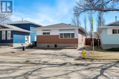 179 Paynter Crescent, House detached with 3 bedrooms, 1 bathrooms and null parking in Regina SK | Card Image