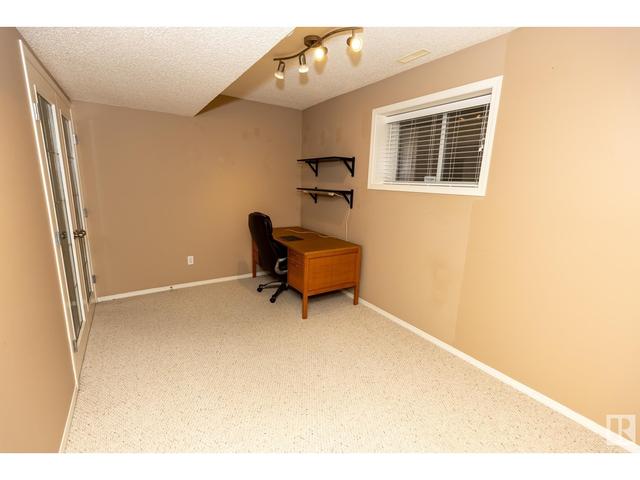 425 84 St Sw Sw, House detached with 4 bedrooms, 3 bathrooms and null parking in Edmonton AB | Image 27