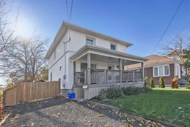 5292 Bridge St, House detached with 3 bedrooms, 2 bathrooms and 3 parking in Niagara Falls ON | Image 1