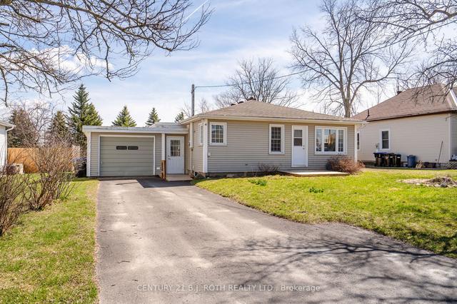 48 Poyntz St, House detached with 2 bedrooms, 2 bathrooms and 5 parking in Penetanguishene ON | Image 12