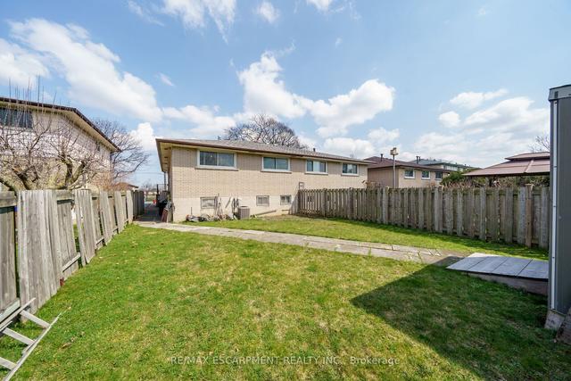70 San Antonio Dr, House semidetached with 3 bedrooms, 1 bathrooms and 5 parking in Hamilton ON | Image 29