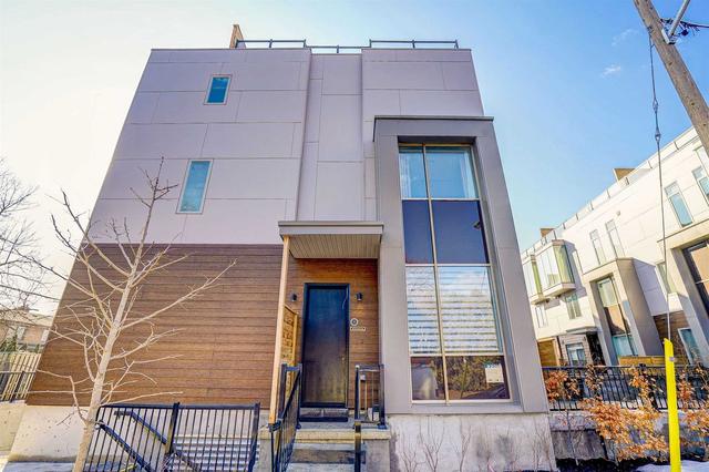 1 - 35 Dervock Cres, Townhouse with 4 bedrooms, 4 bathrooms and 2 parking in Toronto ON | Image 1