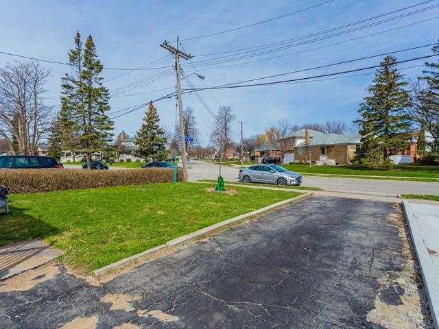 4 Lingarde Dr, House detached with 4 bedrooms, 3 bathrooms and 5 parking in Toronto ON | Image 10
