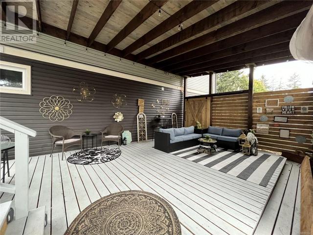 Large Covered Deck/Patio | Image 3