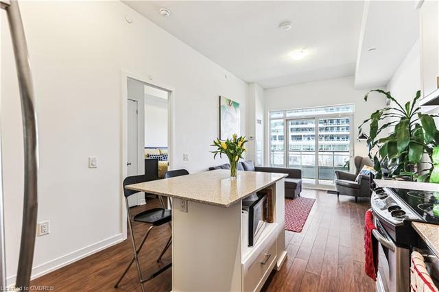 302 - 2560 Eglinton Avenue W, House attached with 1 bedrooms, 2 bathrooms and 2 parking in Toronto ON | Image 8
