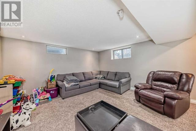 110 Warwick Drive Sw, House detached with 1 bedrooms, 1 bathrooms and 5 parking in Calgary AB | Image 34