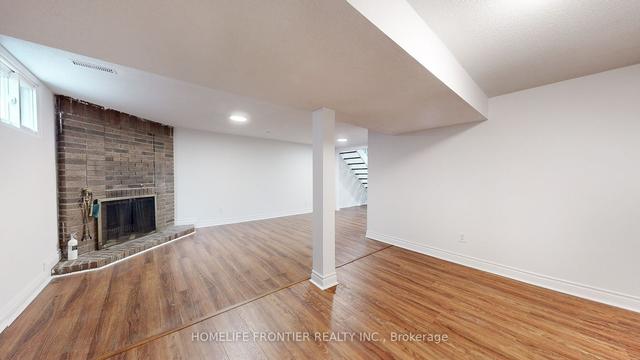 74 Flaming Roseway, Townhouse with 3 bedrooms, 3 bathrooms and 2 parking in Toronto ON | Image 11