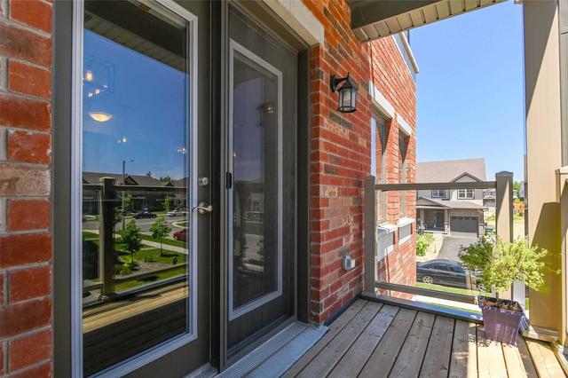 39 Kay Cres, Townhouse with 2 bedrooms, 3 bathrooms and 2 parking in Guelph ON | Image 6