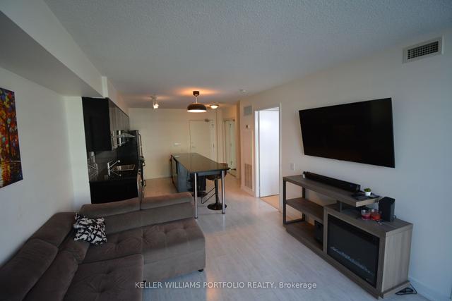 1015 - 19 Singer Crt, Condo with 1 bedrooms, 1 bathrooms and 0 parking in Toronto ON | Image 19