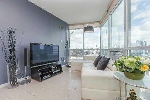 2111 - 231 Fort York Blvd, Condo with 2 bedrooms, 2 bathrooms and 1 parking in Toronto ON | Image 4