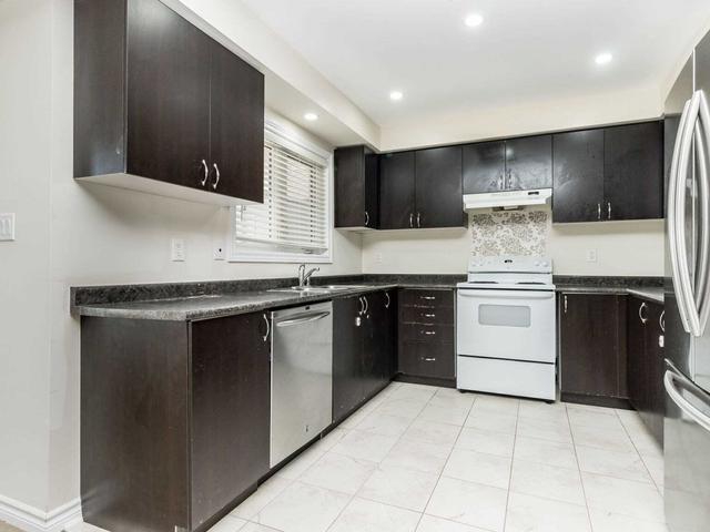 09 - 200 Veterans Dr, House attached with 3 bedrooms, 2 bathrooms and 2 parking in Brampton ON | Image 2