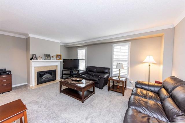 25 Stornwood Crt, Townhouse with 2 bedrooms, 3 bathrooms and 2 parking in Brampton ON | Image 7