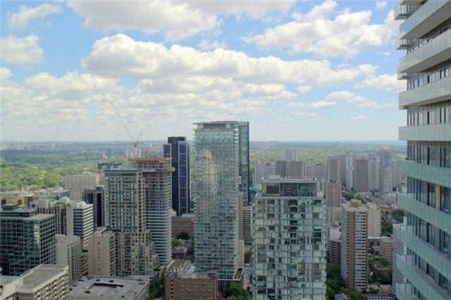 lph09 - 65 St. Mary St, Condo with 2 bedrooms, 2 bathrooms and 1 parking in Toronto ON | Image 3