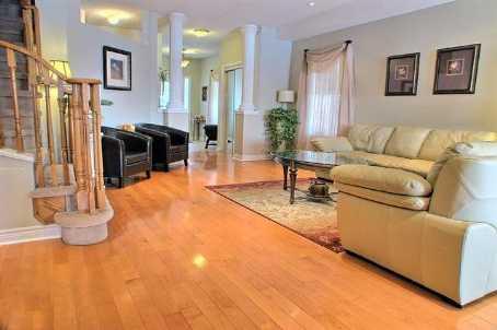 3638 Bala Dr, House semidetached with 3 bedrooms, 4 bathrooms and 1 parking in Mississauga ON | Image 2