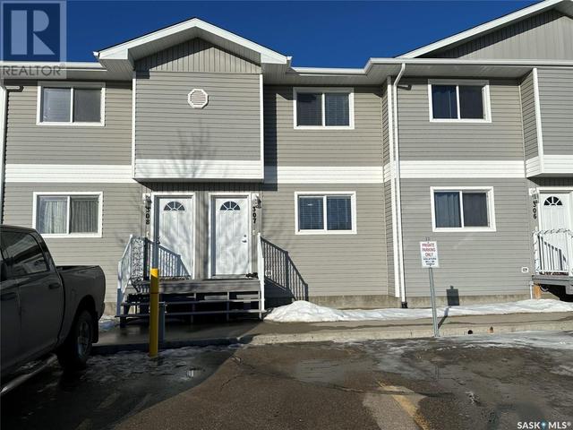 307 - 851 Chester Road, House attached with 2 bedrooms, 2 bathrooms and null parking in Moose Jaw SK | Image 2