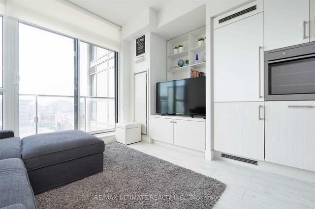 1002 - 39 Sherbourne St, Condo with 1 bedrooms, 1 bathrooms and 0 parking in Toronto ON | Image 3