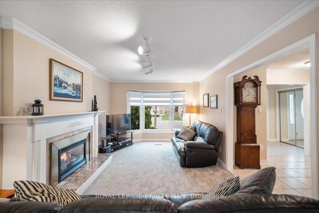 3252 Pilcom Cres, House detached with 4 bedrooms, 4 bathrooms and 5 parking in Mississauga ON | Image 4
