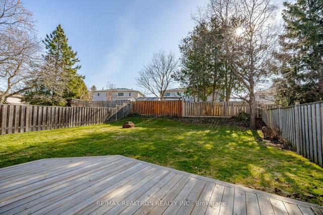 281 Rockway Crt, House semidetached with 3 bedrooms, 2 bathrooms and 3 parking in Newmarket ON | Image 21