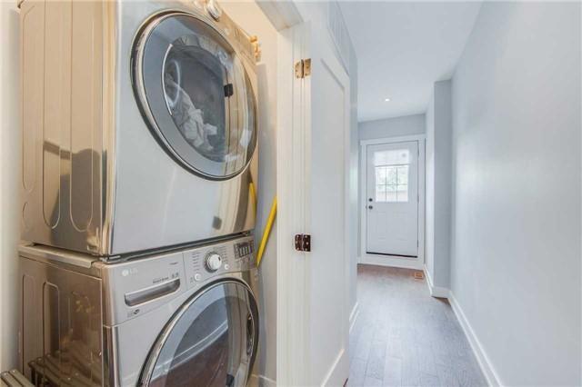 Upper - 229 Howland Ave, House semidetached with 3 bedrooms, 2 bathrooms and null parking in Toronto ON | Image 18