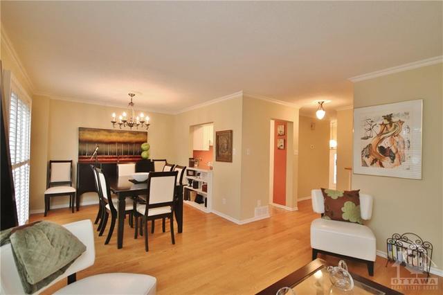 1031 Alenmede Crescent, House detached with 3 bedrooms, 3 bathrooms and 3 parking in Ottawa ON | Image 7