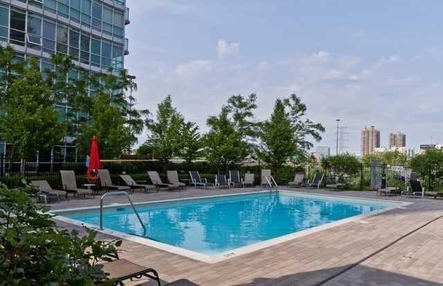 1501 - 155 Legion Rd N, Condo with 1 bedrooms, 1 bathrooms and 1 parking in Toronto ON | Image 2