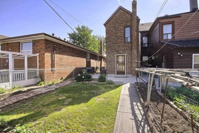 490 Roxton Rd, House detached with 3 bedrooms, 2 bathrooms and 2 parking in Toronto ON | Image 8