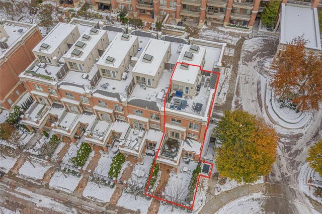 Th10 - 21 Burkebrook Pl, Townhouse with 3 bedrooms, 3 bathrooms and 2 parking in Toronto ON | Image 2