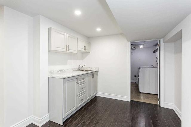 420 Ossington Ave, House detached with 4 bedrooms, 4 bathrooms and 0 parking in Toronto ON | Image 25