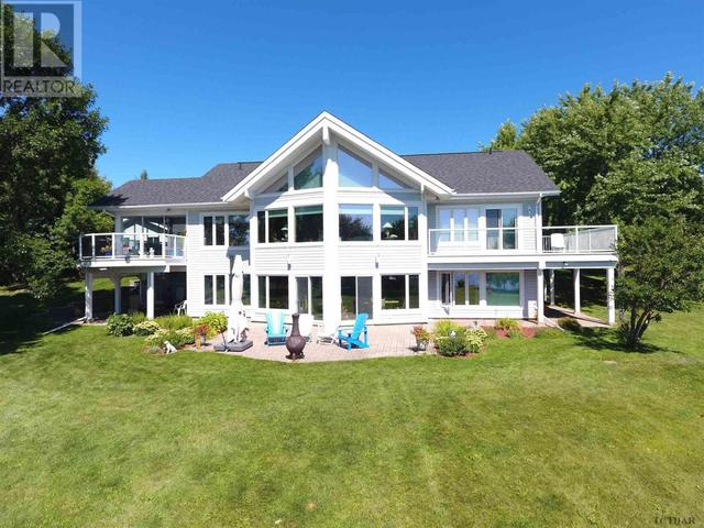 723108 Benoit Dr, House detached with 4 bedrooms, 2 bathrooms and null parking in Temiskaming Shores ON | Image 1