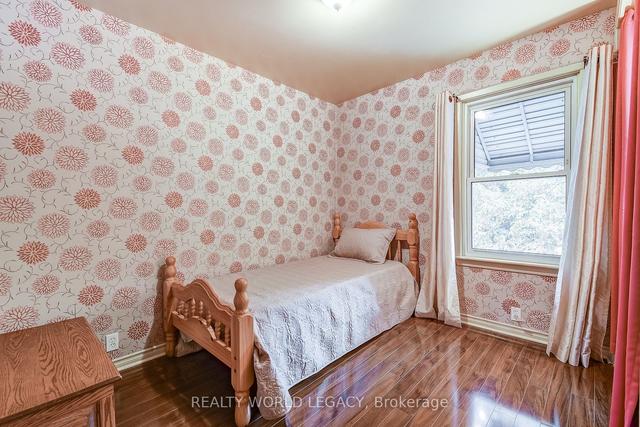 83 Graham Ave S, House detached with 4 bedrooms, 3 bathrooms and 5 parking in Hamilton ON | Image 10