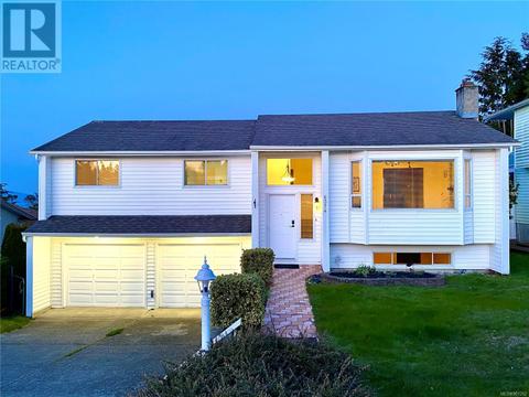 6374 Invermere Rd, House detached with 3 bedrooms, 3 bathrooms and 4 parking in Nanaimo BC | Card Image
