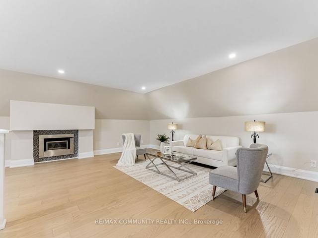 95 Hill Cres, House detached with 5 bedrooms, 5 bathrooms and 12 parking in Toronto ON | Image 21