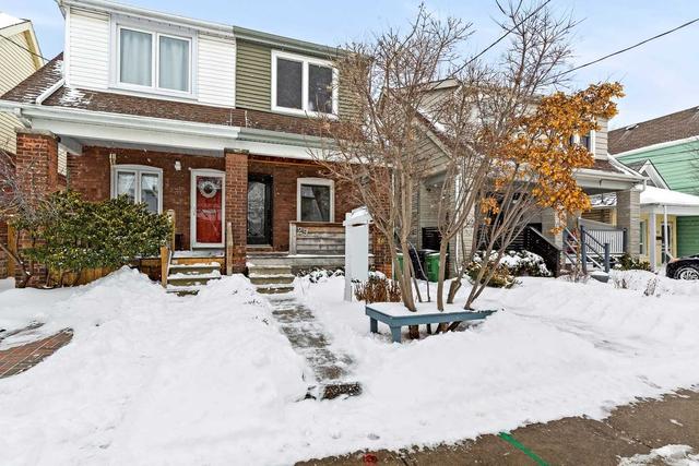 29 Queensdale Ave, House semidetached with 3 bedrooms, 2 bathrooms and 0 parking in Toronto ON | Image 1