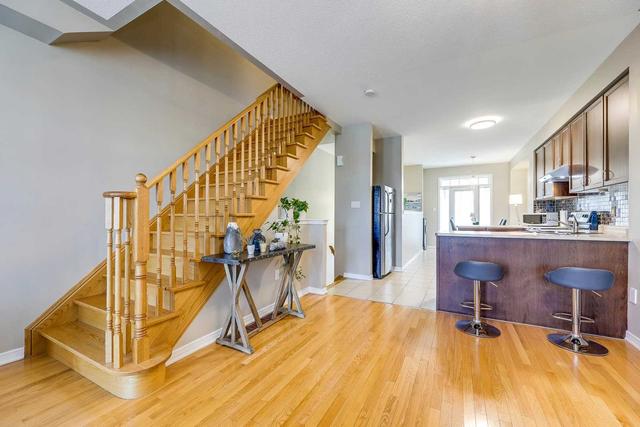 7186 Triumph Lane, Townhouse with 3 bedrooms, 3 bathrooms and 2 parking in Mississauga ON | Image 9