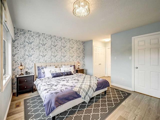 454 Bronco Cres, House attached with 3 bedrooms, 4 bathrooms and 3 parking in Waterloo ON | Image 14