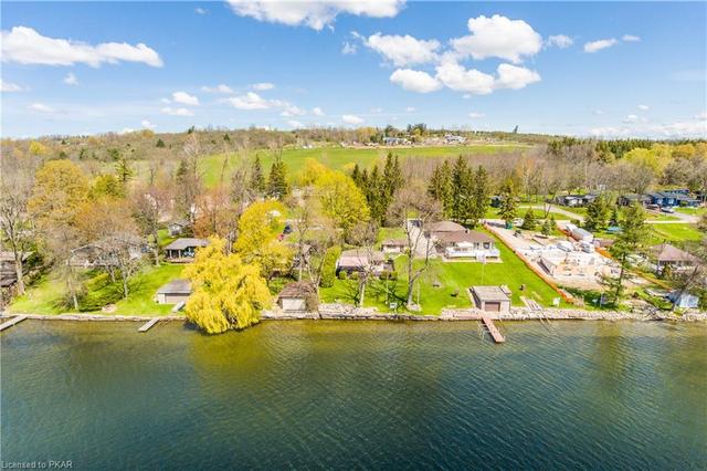 577 North Shore Drive, House detached with 3 bedrooms, 1 bathrooms and 7 parking in Otonabee South Monaghan ON | Image 2